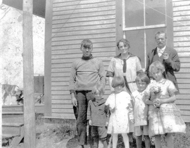 Photo de famille de Godfroid Grenier et Hermina Giguère